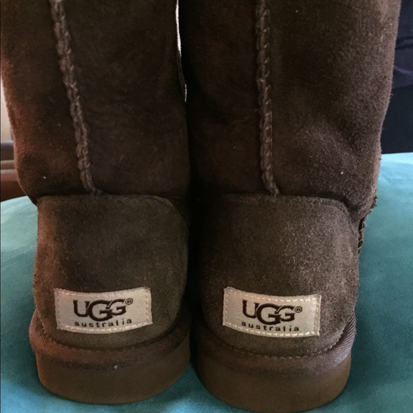 UGG Boots - Picture 2 of 6